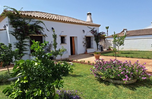 Montellano House | Holiday Home "Jyv" with Mountain View, Pool & Wi-Fi