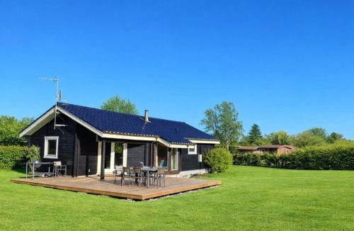 Gedesby House | Holiday Home Karanfilka - 900m from the sea by Interhome