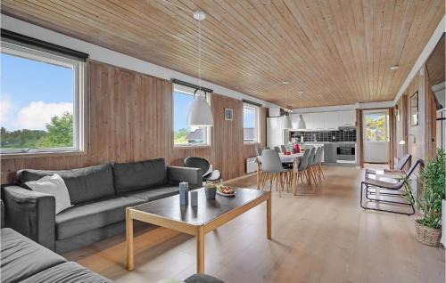 Bønnerup Strand House | Holiday Home Karens Bakke