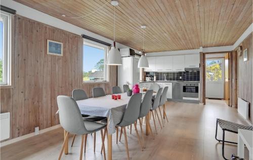 Bønnerup Strand House | Holiday Home Karens Bakke