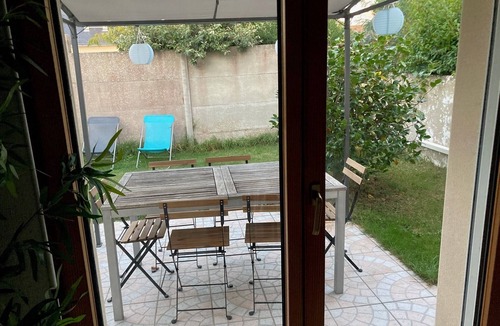 La Turballe House | Holiday Home 'Kerann 1min from the Beach with Garden' with Private Terrace, Garden & Wi-Fi