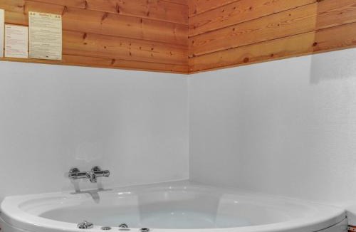 Ronde House | Holiday Home Kersta - 400m from the sea by Interhome