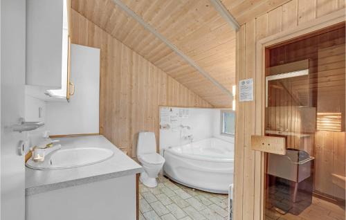 Houvig House | Holiday Home Klægdalen Ringkøbing Xii
