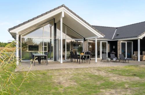 Nr. Lyngby House | Holiday Home Klement - 800m from the sea in NW Jutland by Interhome