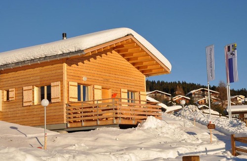 Oberurmein House | Holiday Home Komfort Aclas Maiensäss Resort-3