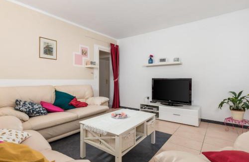 Sveta Jelena House | Holiday Home Kristijana by Interhome