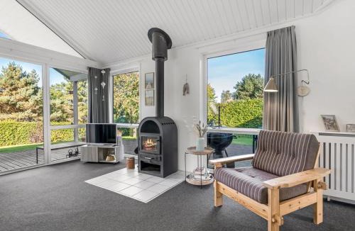 Lyngsbæk Strand House | Holiday Home Kukka - 600m from the sea by Interhome