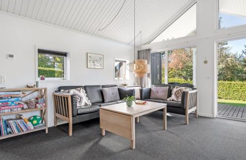 Lyngsbæk Strand House | Holiday Home Kukka - 600m from the sea by Interhome