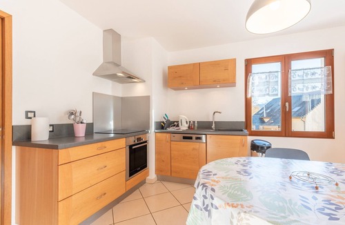Arras-en-Lavedan House | Holiday Home 'Le Pircourlet' with Mountain View, Private Terrace and Wi-Fi