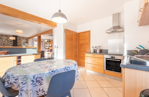 Arras-en-Lavedan House | Holiday Home 'Le Pircourlet' with Mountain View, Private Terrace and Wi-Fi