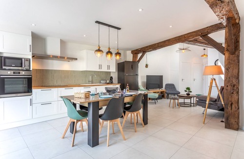Beauvoir-sur-Mer House | Holiday Home 'La Goisette' with Private Terrace, Private Garden and Wi-Fi