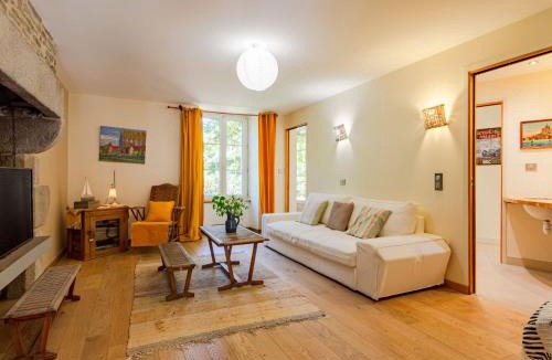 Saint-Pair-sur-Mer House | Holiday Home La Gicquelière by Interhome