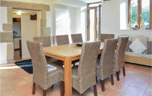 Saint-Manvieu-Bocage House | Holiday Home Lieu Dit La Riviere