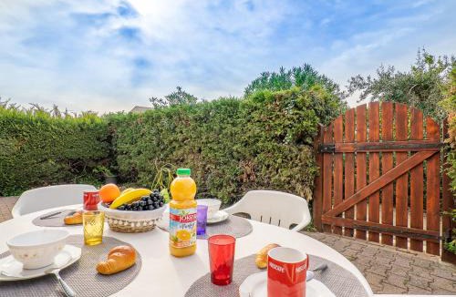 Sainte-Marie-la-Mer House | Holiday Home Lou Cantalou by Interhome