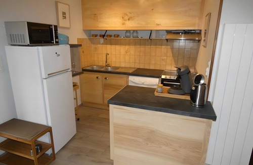Prechac House | Holiday Home “L’oustal De Préchac 2” with Mountain View, Private Terrace & Wi-Fi