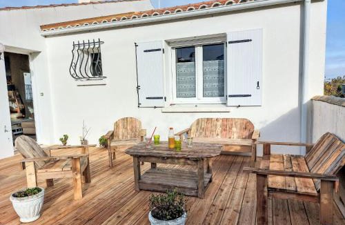 L'Epine House | Holiday Home La Bosse XL - Villa - Dépendance by Interhome