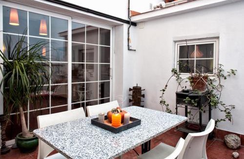 El Parc i la Llacuna del Poblenou House | Holiday home La casa azul