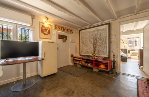 Riudecanyes House | Holiday Home 'La Fabriqueta' with Mountain View, Wi-Fi and Air Conditioning
