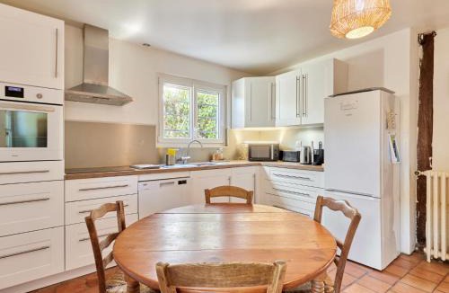 Normanville House | Holiday Home La Ferme by Interhome
