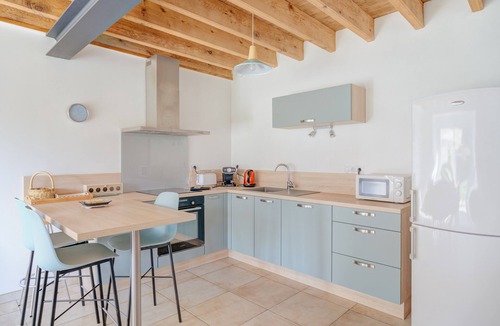 Quebriac House | Holiday Home 'La Ferme D'Alcide' with Private Terrace, Private Garden and Wi-Fi