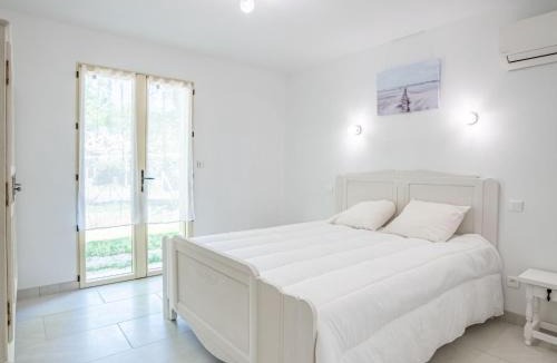 Saint-Paul-en-Born House | Holiday Home Laouchet by Interhome