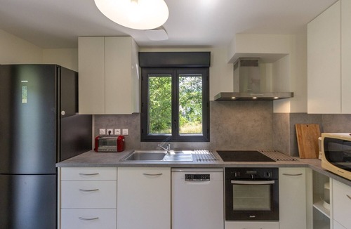 Vals-les-Bains House | Holiday Home “La Clémenguite” with Mountain View, Wi-Fi and Air Conditioning