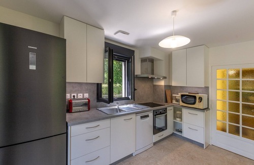 Vals-les-Bains House | Holiday Home “La Clémenguite” with Mountain View, Wi-Fi and Air Conditioning