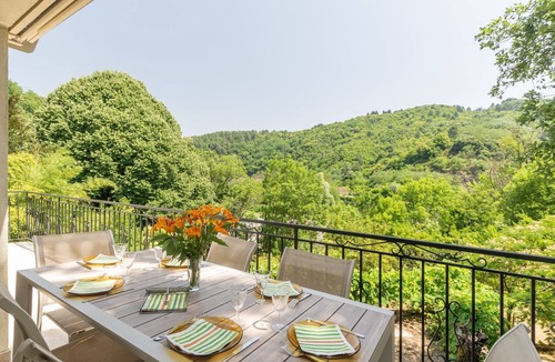 Vals-les-Bains House | Holiday Home “La Clémenguite” with Mountain View, Wi-Fi and Air Conditioning