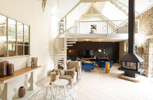 Le Tronchet House | Holiday Home La Gentilhommière by Interhome