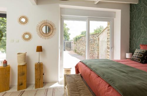 Le Tronchet House | Holiday Home La Gentilhommière by Interhome