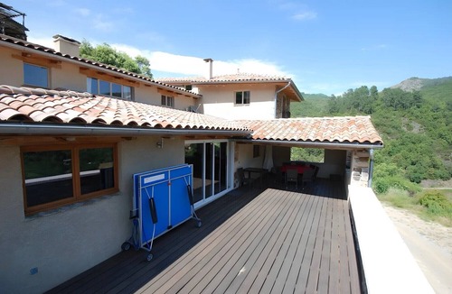Beaumont House | Holiday Home 'La Guaribote' with Mountain View, Private Terrace and Wi-Fi