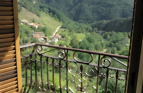 Beaumont House | Holiday Home 'La Guaribote' with Mountain View, Private Terrace and Wi-Fi