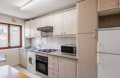 Caranceja House | Holiday Home 'La Jomeruca' with Mountain View, Balcony and Wi-Fi