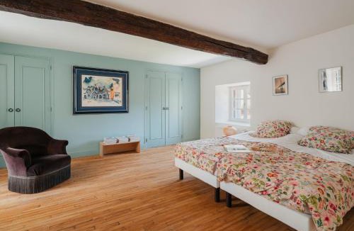 Pleurtuit House | Holiday Home La Longère by Interhome