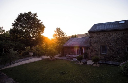 Martin House | Holiday Home 'La Maison Léopoldine' with Shared Pool, Shared Garden and Wi-Fi