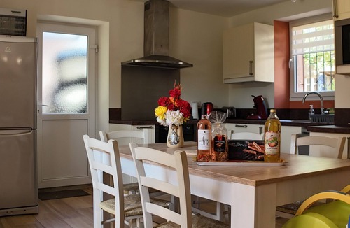 Rayssac House | Holiday Home “La Maison De Germaine” with Private Terrace and Air Conditioning
