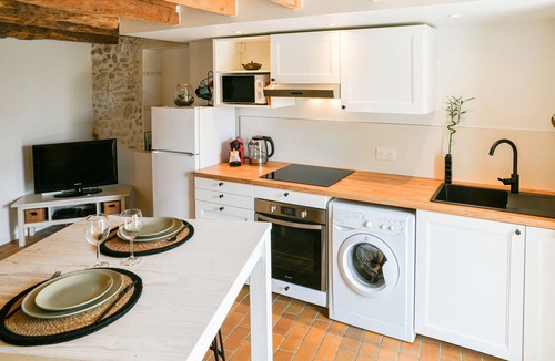 Voiron House | Holiday Home 'La Margotte' with Private Terrace, Private Garden and Wi-Fi