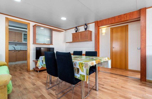 El Ligallo del Ganguil House | Holiday Home "La Marquesa" with Shared Pool, Garden & Wi-Fi