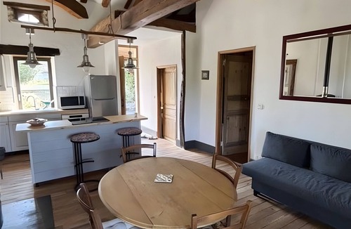 Bourg-de-Visa House | Holiday Home 'La P'tite Maiz' with Shared Pool, Private Terrace & Wi-Fi