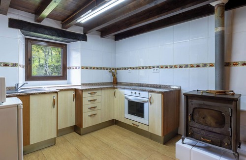 Selaya House | Holiday Home 'La Plazuca Cerrucao' with Mountain View and Shared Garden