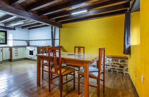 Selaya House | Holiday Home 'La Plazuca Cerrucao' with Mountain View and Shared Garden