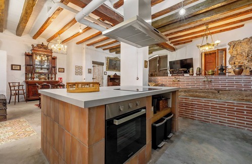 Sant Carles de la Rapita House | Holiday Home 'La Quadra Rural Housing' with Private Terrace, Wi-Fi and Air Conditioning