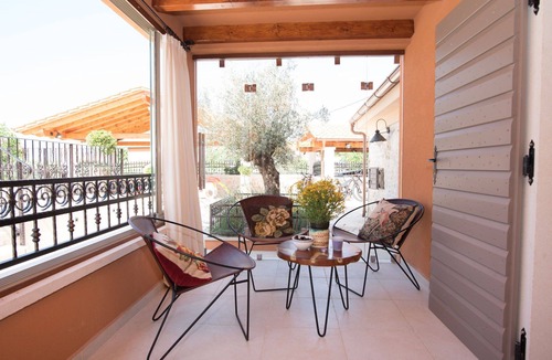 Bicine Villa | Holiday Home La Verna with Pool