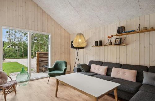 Øer Strand House | Holiday Home Laina - 250m from the sea by Interhome
