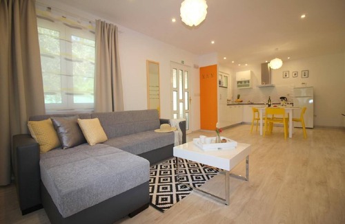 Vrvari House | Holiday home "Lavanda 3" with terrace