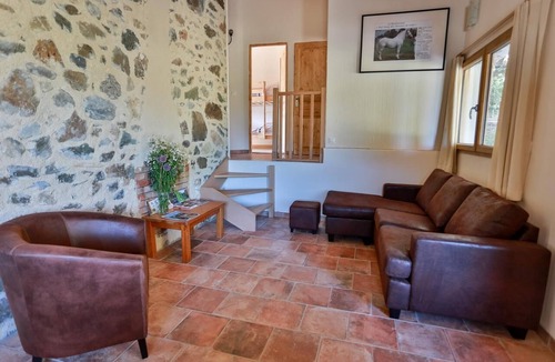 Rieussec House | Holiday Home 'Le Boulonnais, Le Pont De Calmel' with Mountain View, Shared Pool and Terrace