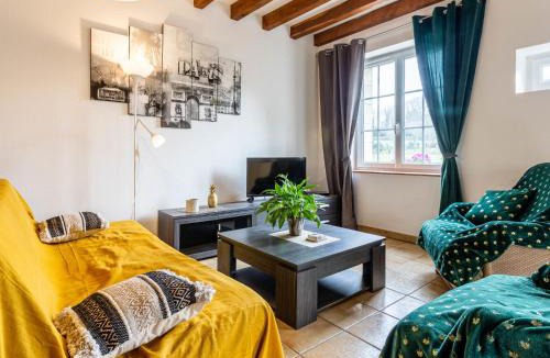 Commes House | Holiday Home Le Clos Renard by Interhome
