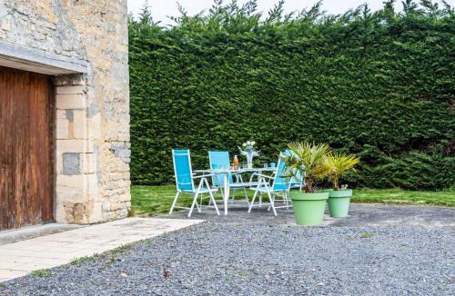 Commes House | Holiday Home Le Clos Renard by Interhome