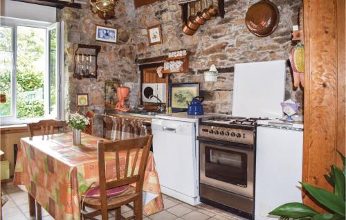Le Faouet House | Holiday Home Le Faouet Ii