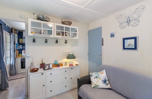 Saint-Chamassy House | Holiday Home “Le Petit Paradis” with Private Terrace, Garden, and Wi-Fi
